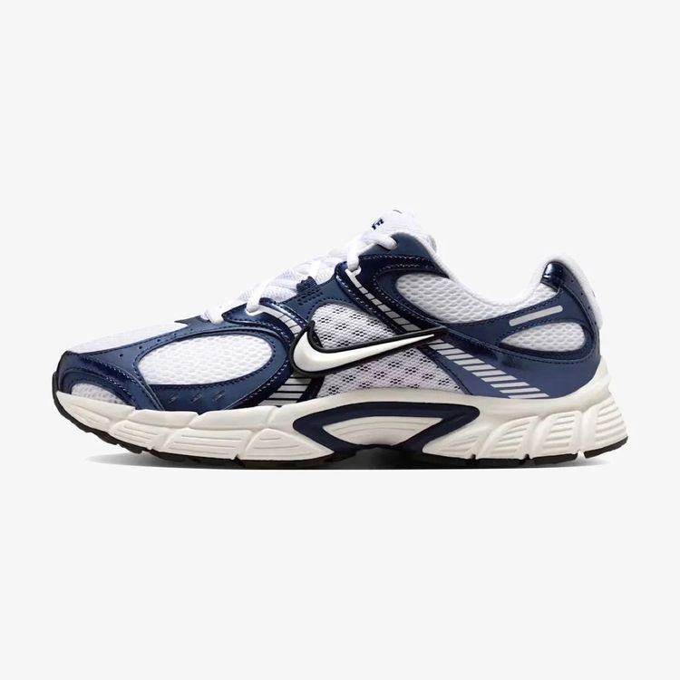Nike V5 Rnr Sneakers